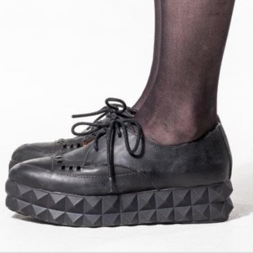 Jeffrey Campbell Black Pyramid-Textured Platform Lace-Up Oxfords
